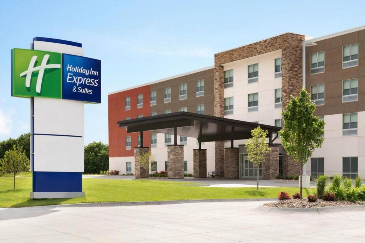 Holiday Inn Express & Suites Reedsburg - Dells Area By Ihg Екстер'єр фото