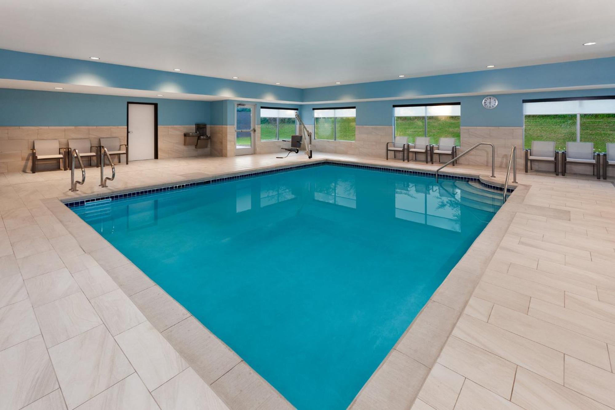 Holiday Inn Express & Suites Reedsburg - Dells Area By Ihg Екстер'єр фото