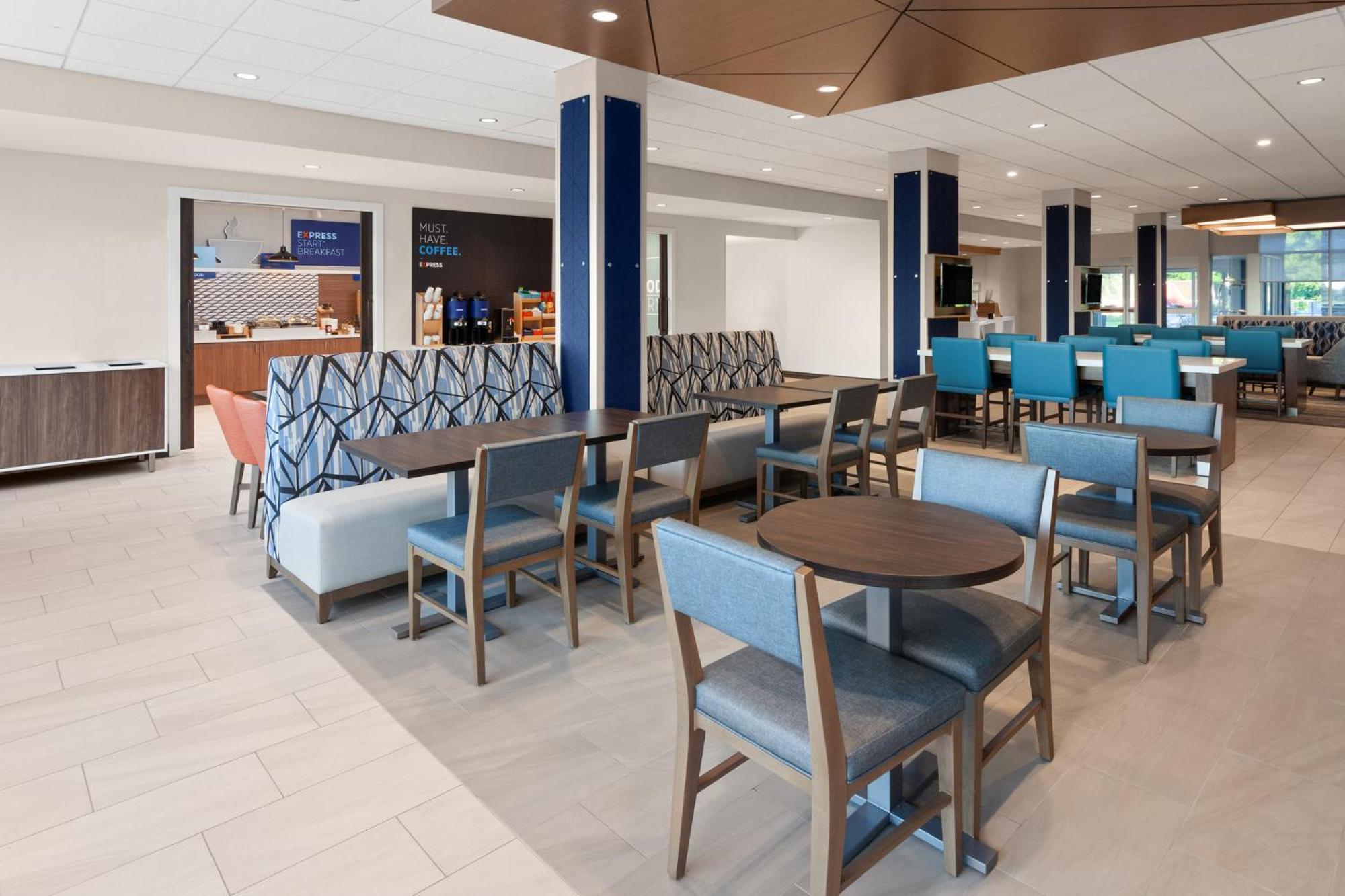 Holiday Inn Express & Suites Reedsburg - Dells Area By Ihg Екстер'єр фото