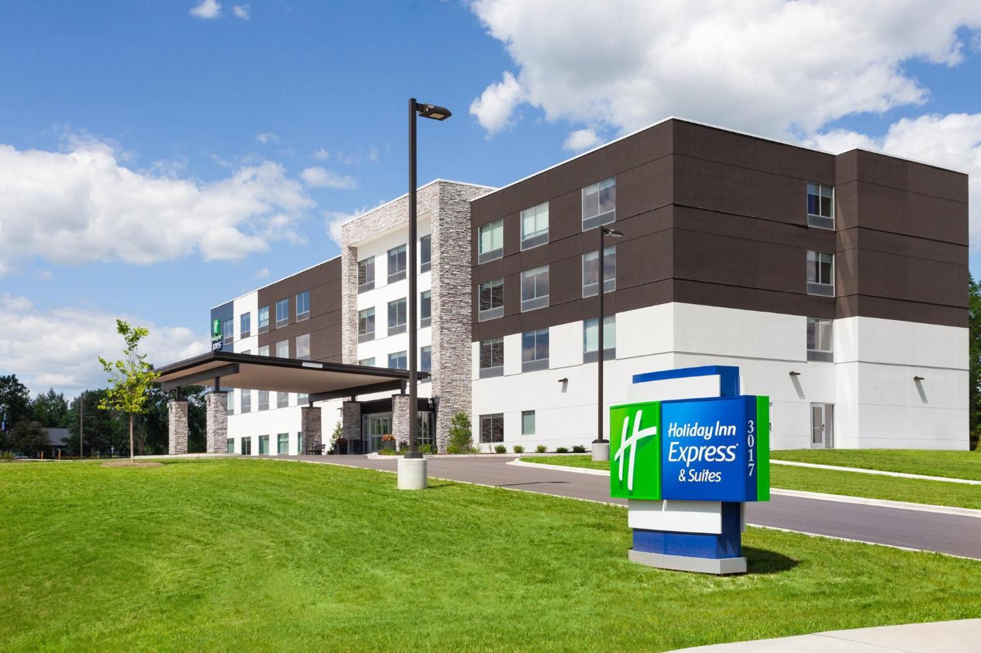 Holiday Inn Express & Suites Reedsburg - Dells Area By Ihg Екстер'єр фото